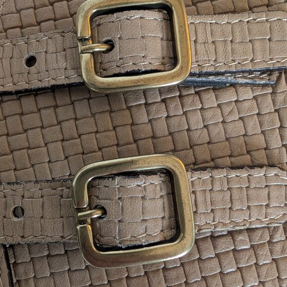 Elegant Tan Waist Belt - Picture 9 of 10